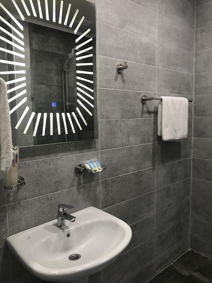 Aparthotel Selfie バトゥーミ エクステリア 写真