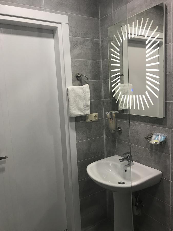 Aparthotel Selfie バトゥーミ エクステリア 写真