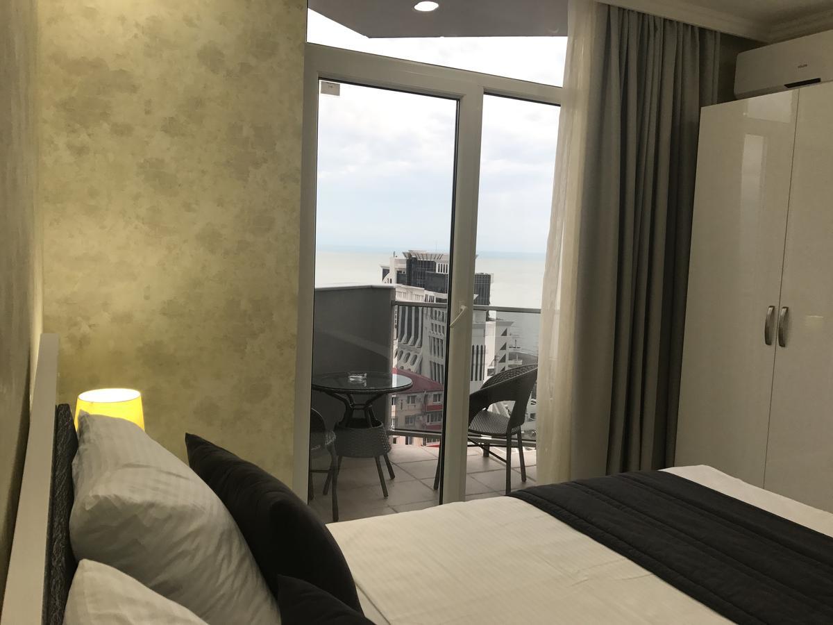 Aparthotel Selfie バトゥーミ エクステリア 写真