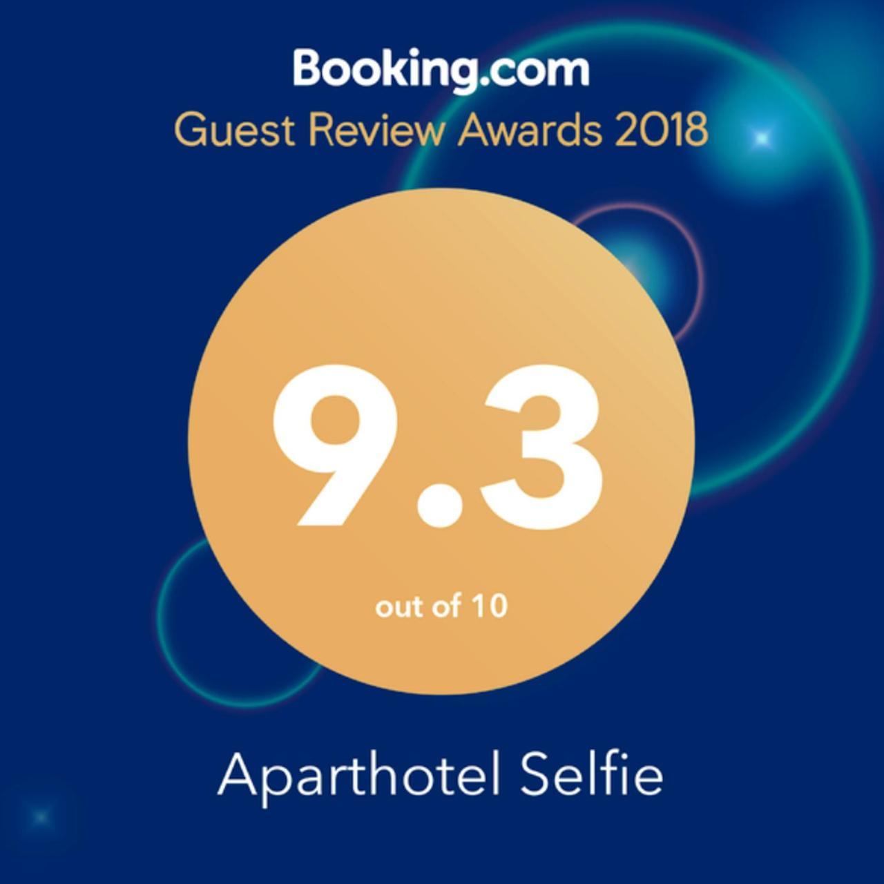 Aparthotel Selfie バトゥーミ エクステリア 写真